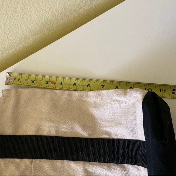 Tote Bag With Embroidered Turtle Double Zipper Close Outside Pocket - Picture 5 of 13